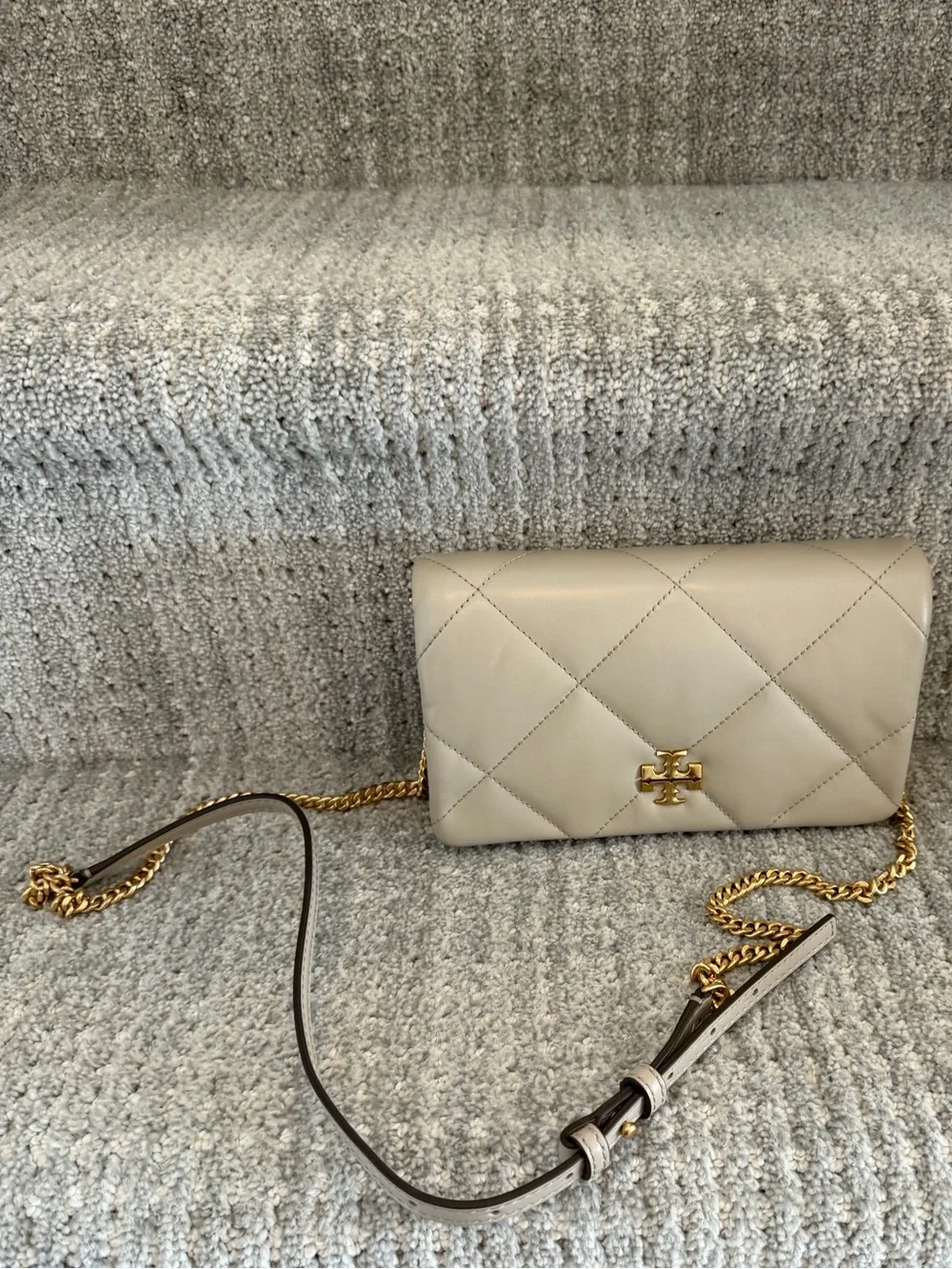 Tory Burch Kira Diamond Quilt Crossbody in Light Stone